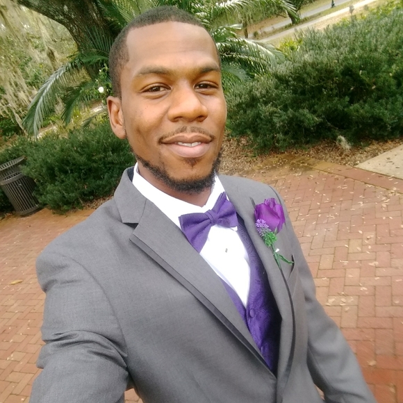 It's alot of low ballers on Poshmark‼️😏 - Picture 7 of 11